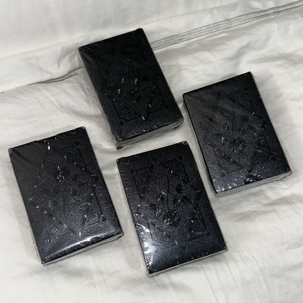 BRAND NEW DECK OF BLACK WATERPROOF ROSE POKER CARDS - Picture 8 of 9